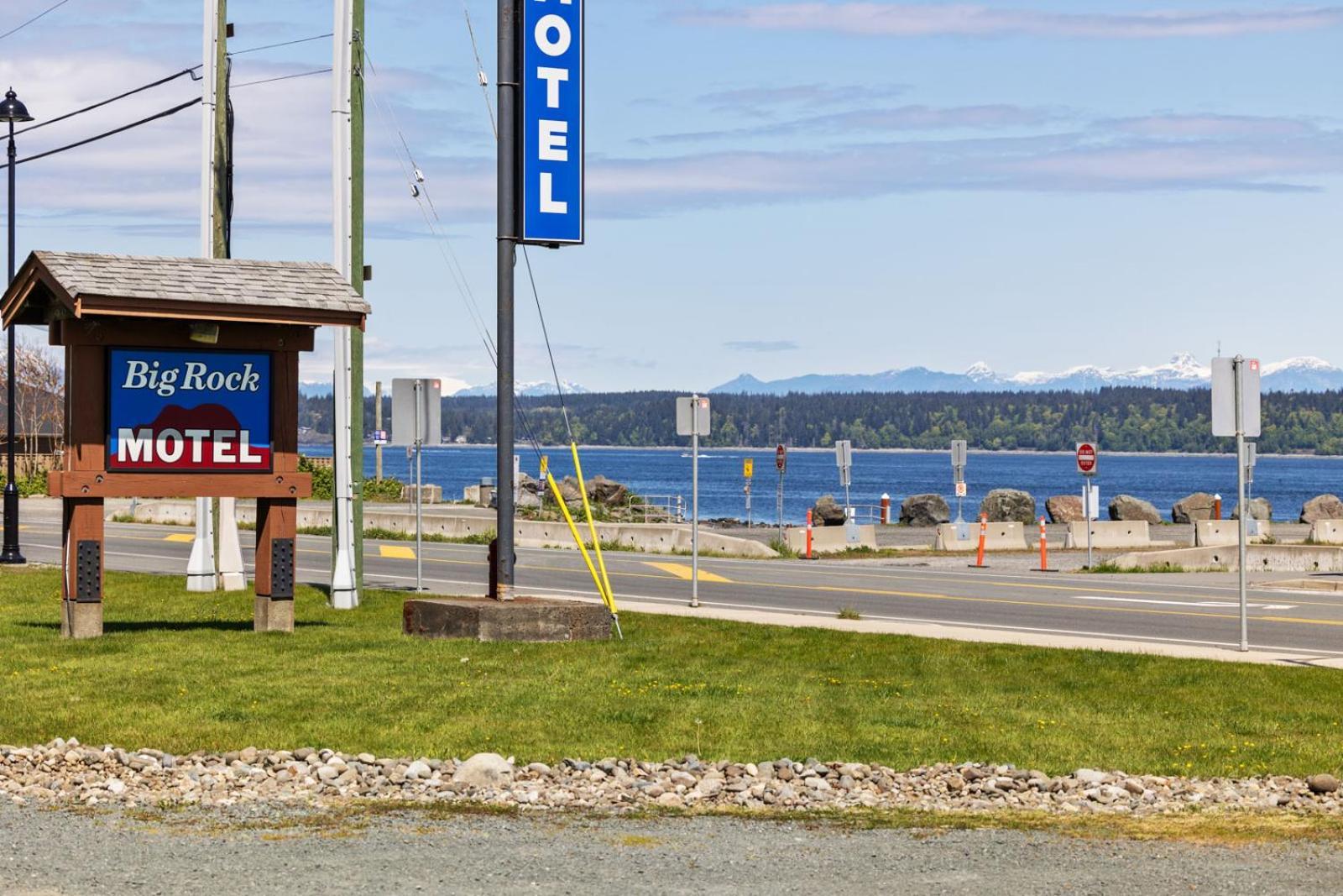 Big Rock Motel Campbell River Ngoại thất bức ảnh