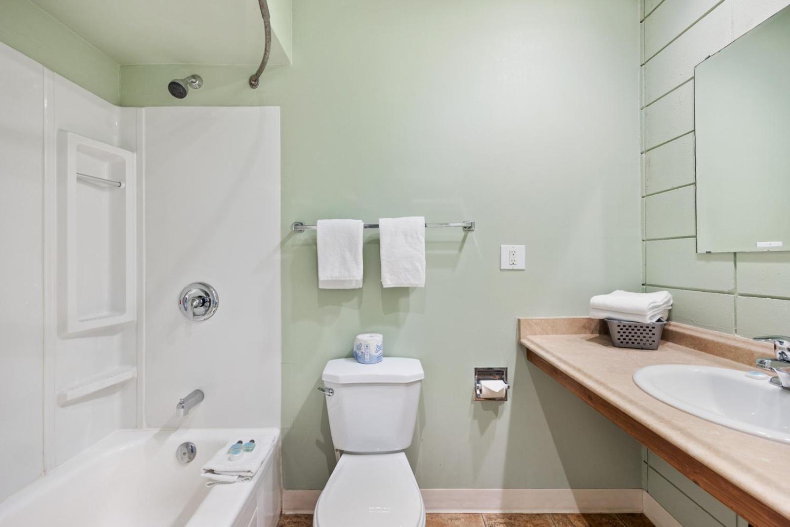 Big Rock Motel Campbell River Ngoại thất bức ảnh